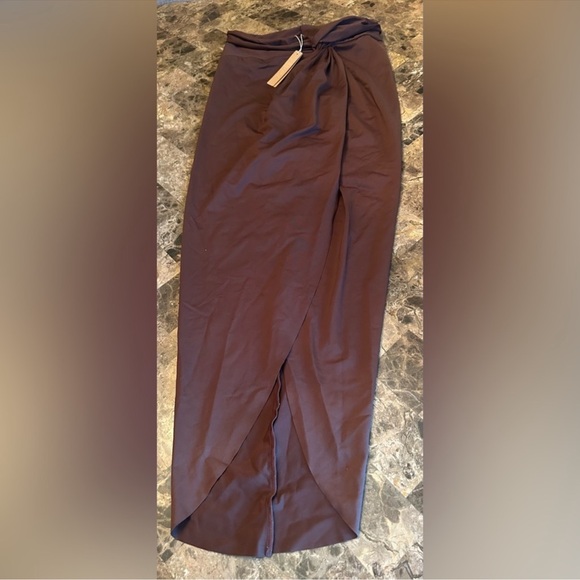 NWT SKIMS Signature Sarong Swim Skirt. Size XL. Cocoa - Picture 6 of 8